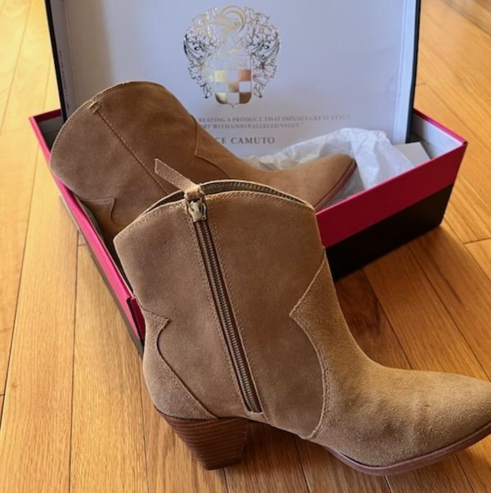 NIB! Vince Camuto Booties - Picture 2 of 9